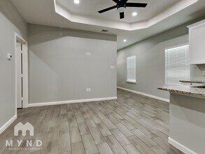 16919 Balmoral St in Montgomery, TX - Foto de edificio - Building Photo