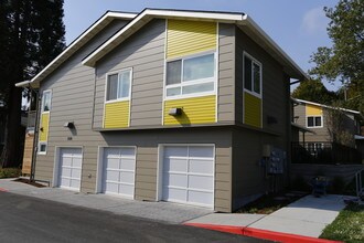 Bay Terrace in Tacoma, WA - Foto de edificio - Building Photo