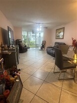 8590 Sunrise Lakes Blvd in Sunrise, FL - Building Photo