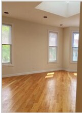 3301 N Oakley Ave, Unit 2 in Chicago, IL - Building Photo - Building Photo