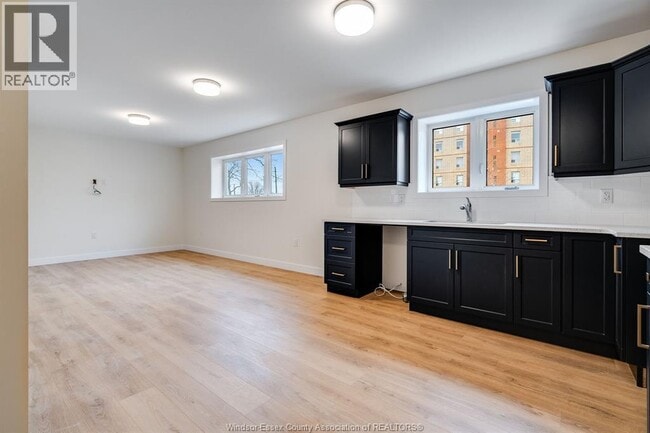 4 Bruce Ave in Leamington, ON - Building Photo - Building Photo