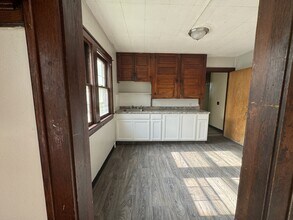 9013-9015 Yale Ave in Cleveland, OH - Building Photo - Building Photo