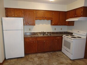 10331 Linnet Cir NW in Coon Rapids, MN - Foto de edificio - Building Photo