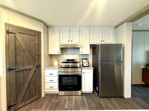 15919 Flores Curv in San Antonio, TX - Foto de edificio - Building Photo