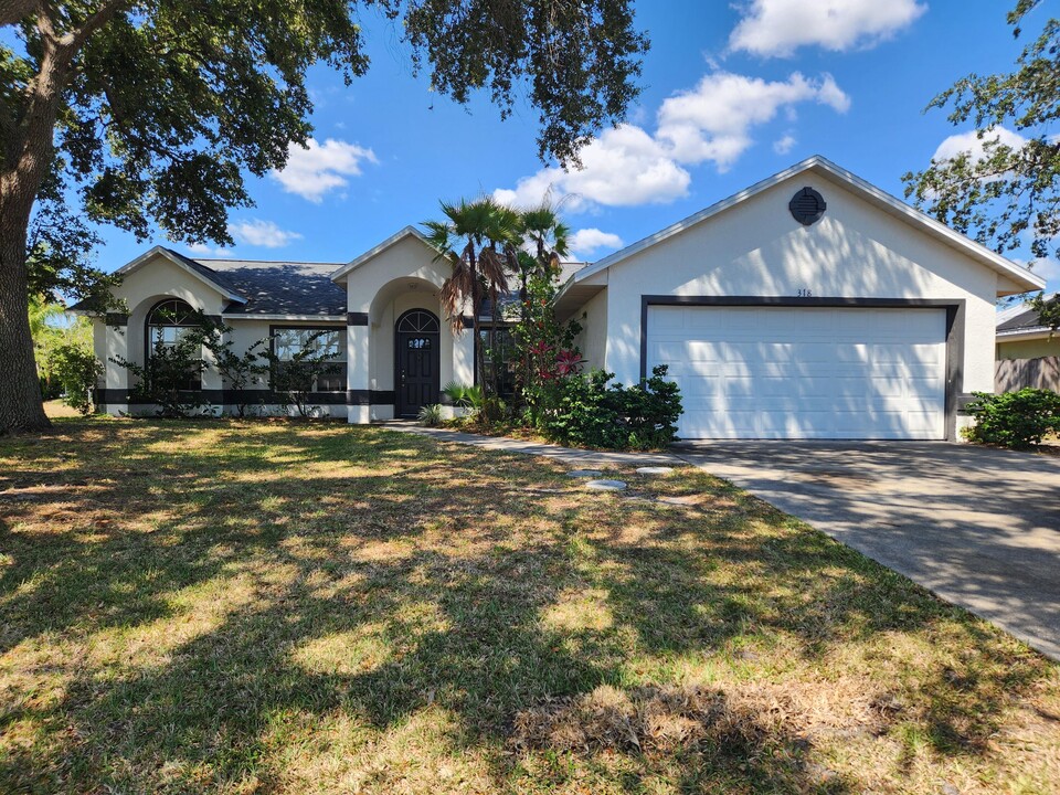 318 Arapahoe Ln NE in Palm Bay, FL - Building Photo