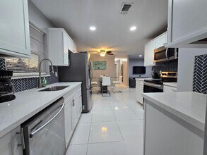 1604 SW 7th St in Homestead, FL - Building Photo - Building Photo