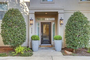 246 Detering St in Houston, TX - Building Photo