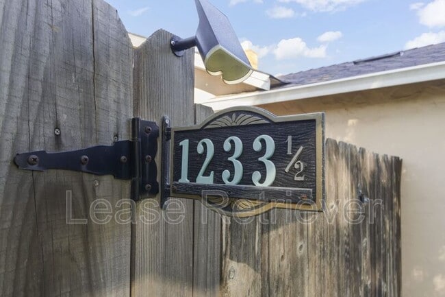 1233 Fulton St in Modesto, CA - Building Photo - Building Photo