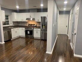 471 Manila Ave in Jersey City, NJ - Building Photo