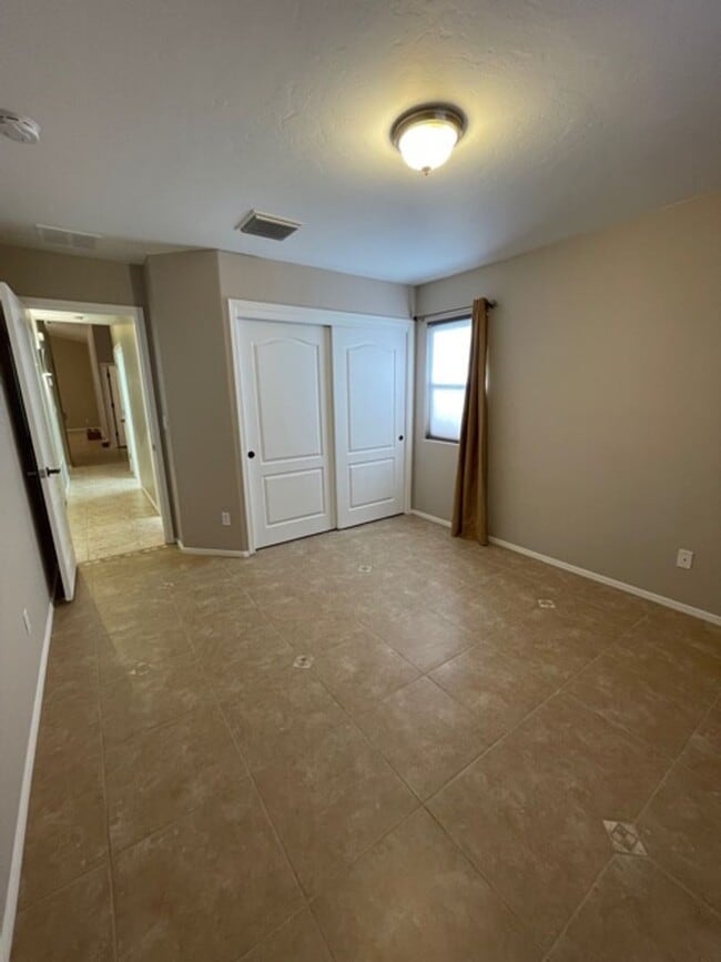 2407 W Golden Hills Rd in Tucson, AZ - Building Photo - Building Photo