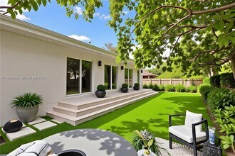 2251 SW 20th St in Miami, FL - Building Photo - Building Photo