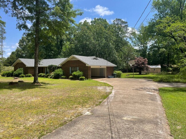 319 Country Ln in Luverne, AL - Building Photo - Building Photo