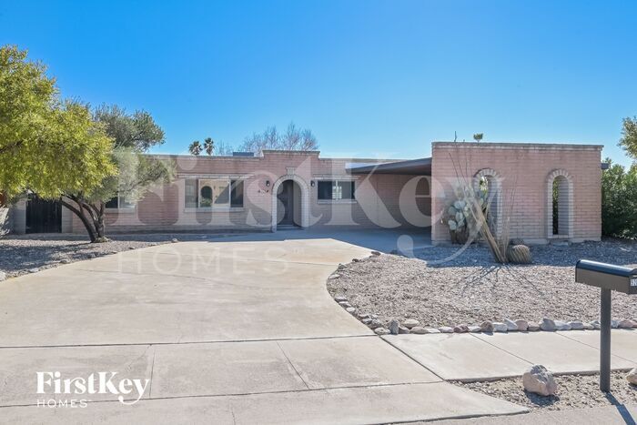 9202 E 27th St in Tucson, AZ - Building Photo