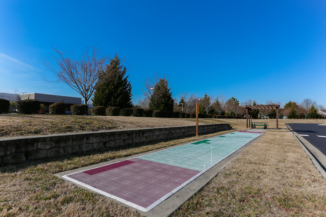 University Square +55 Senior Tax Credit in Charlotte, NC - Building Photo - Building Photo