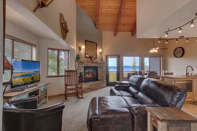 750 Milky Way Ct, Unit H in Stateline, NV - Building Photo - Building Photo