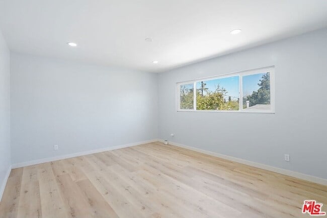 719 E 79th St in Los Angeles, CA - Building Photo - Building Photo