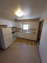 7384 Pearl Rd in Middleburg Heights, OH - Building Photo - Building Photo