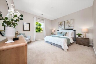 172 Borrego in Irvine, CA - Building Photo - Building Photo