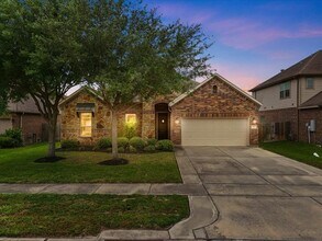 321 Westwood Dr in League City, TX - Building Photo - Building Photo
