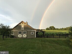 15642 Old Waterford Rd in Waterford, VA - Building Photo - Building Photo