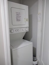 Basement Bachelors Rental in Toronto, ON - Building Photo - Building Photo