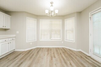 205 Lassiter Dr in Covington, GA - Building Photo - Building Photo