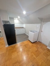 1 Garden Av in Toronto, ON - Building Photo - Building Photo