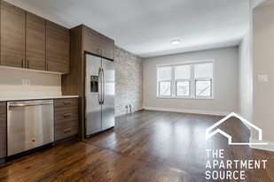 2230 N Sawyer Ave, Unit 1W Apartments