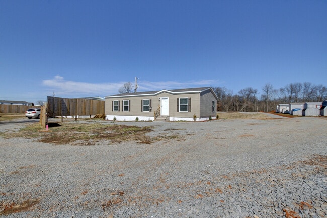 295 Seays Rd in Trenton, KY - Building Photo - Building Photo
