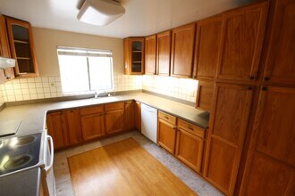 3940 La Jolla Village Dr in San Diego, CA - Building Photo - Building Photo