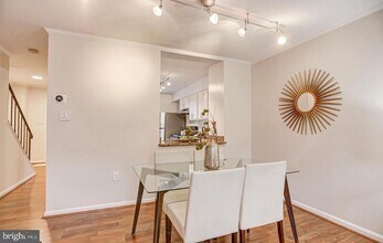 927 S Rolfe St in Arlington, VA - Building Photo - Building Photo