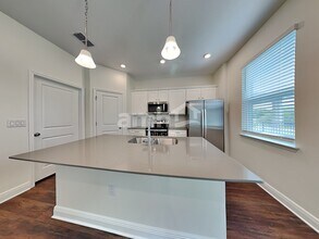 27272 St Andrews Ave in Wesley Chapel, FL - Foto de edificio - Building Photo