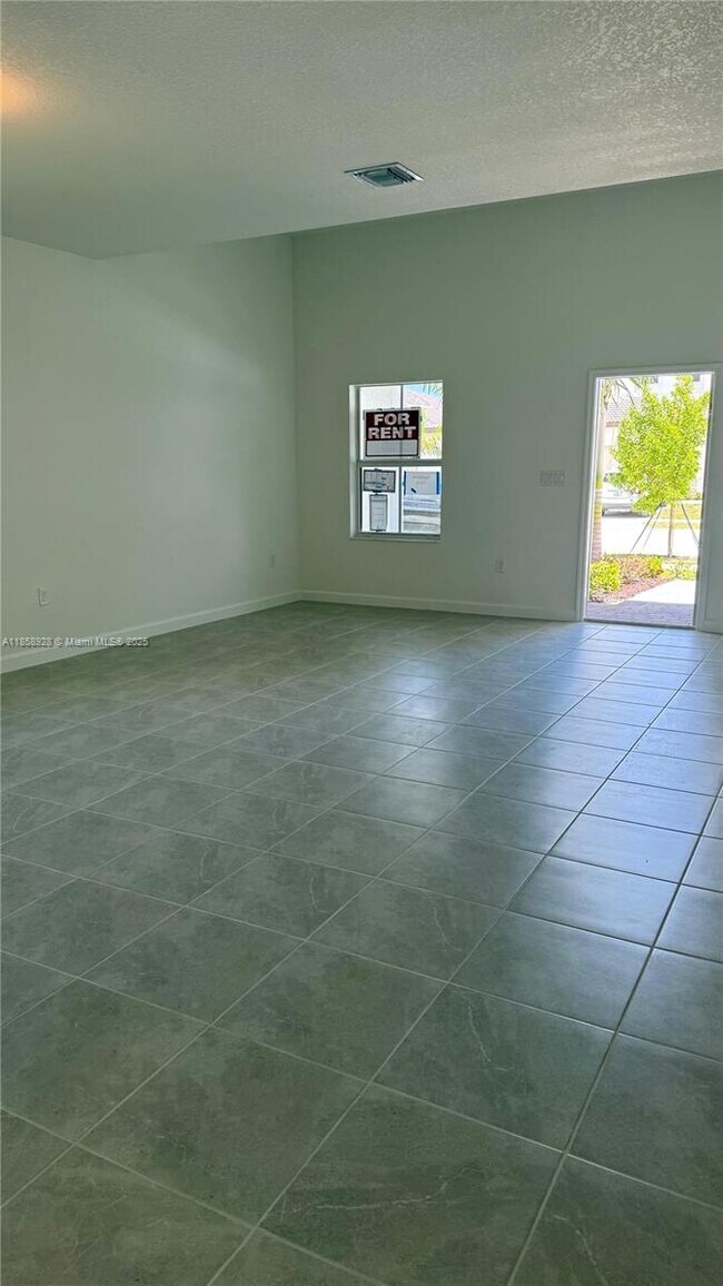 2984 SE 23rd Ave in Homestead, FL - Building Photo - Building Photo