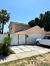 6724 Nestle Ave in Reseda, CA - Building Photo - Building Photo
