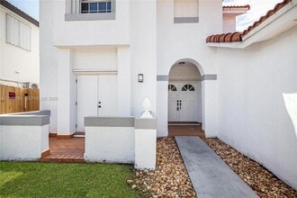 14340 SW 90th St in Miami, FL - Building Photo - Building Photo