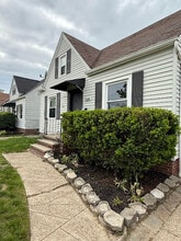 13614 Sherry Ave in Cleveland, OH - Building Photo - Building Photo