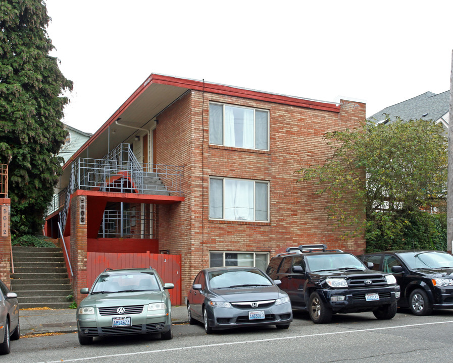 5608 University Way NE in Seattle, WA - Building Photo