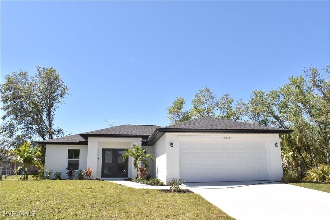 5289 Caputo Ave in North Port, FL - Building Photo