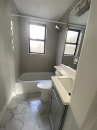 503 W Belmont Ave, Unit STU in Chicago, IL - Building Photo - Building Photo