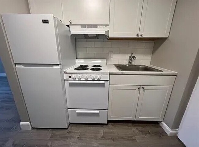 11 Cogswell Ave in Cambridge, MA - Building Photo - Building Photo