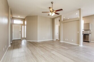 6482 W Matilda Ln in Glendale, AZ - Building Photo - Building Photo