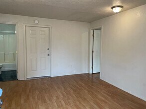 743 Diamond St in Medford, OR - Building Photo - Building Photo