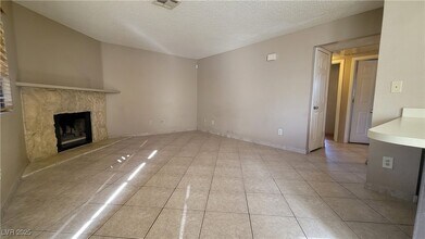 1209 N Buffalo Dr in Las Vegas, NV - Building Photo - Building Photo