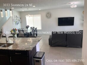 3033 Shannon Ln NE in Rio Rancho, NM - Building Photo - Building Photo