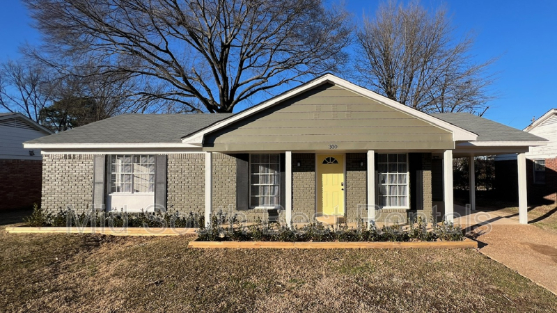 300 Meadowood Ave in Memphis, TN - Building Photo