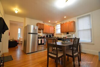 214 Freeman St, Unit 1 in Brookline, MA - Building Photo - Building Photo