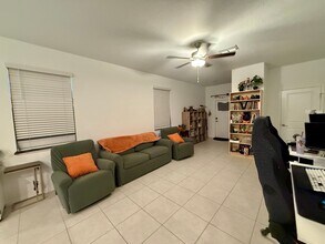 8304 Crescent Oaks Dr in New Port Richey, FL - Building Photo - Building Photo