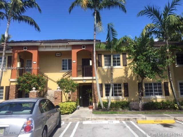 945 NE 33rd Terrace in Homestead, FL - Building Photo