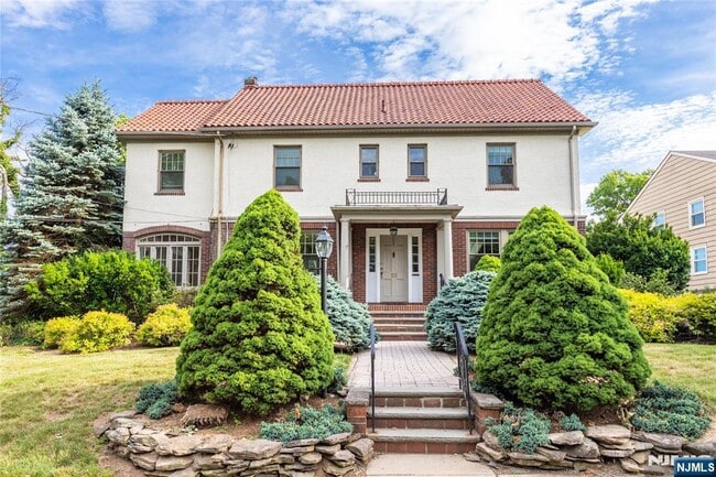 property at 22 Serafin Pl