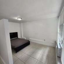 948 SW 49th Terrace in Plantation, FL - Building Photo - Building Photo